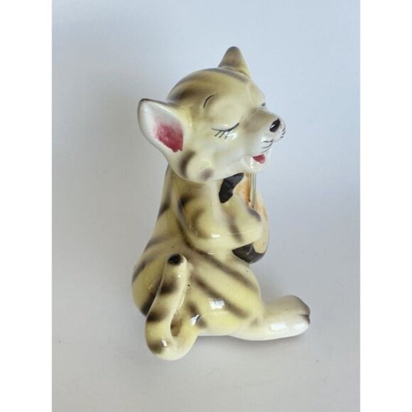 Eyes Closed Cat Playing Banjo Guitar Figurine Porcelain Japan Vintage 3 1/4” - Picture 2 of 8